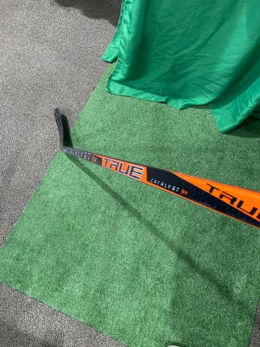 New Senior True Catalyst 9X Pro Stock Lindholm Right Handed TC2 Hockey Stick