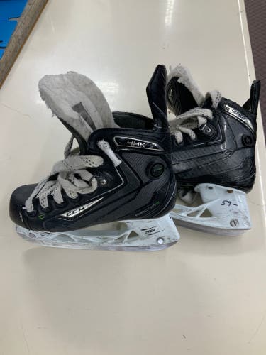Used CCM Size 2.5 RibCor 44K Hockey Skates