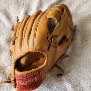 Rawlings Right Hand Throw RBG105 Baseball Glove 10.5"