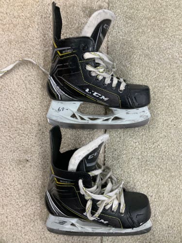Used CCM Size 2 Tacks 9050 Hockey Skates