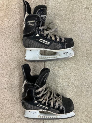 Used Bauer Size 2 Supreme Hockey Skates