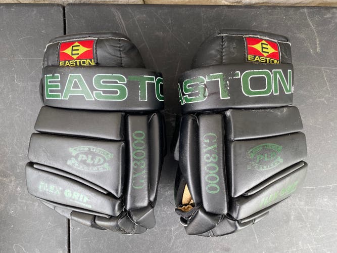 B01 Easton GX 3000 Black Hockey Gloves 13.5”