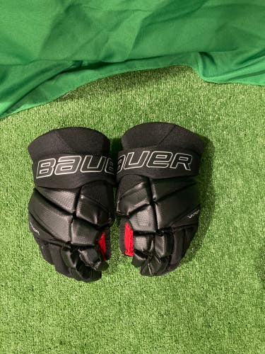 Black Used Junior Bauer Vapor 3X Gloves 12"