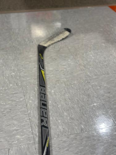 Used Junior Bauer Supreme S160 Hockey Stick Right Handed P88 Pro Stock (Patrick Kane)