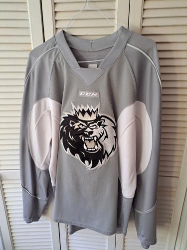 Gray Used Size 56 Men's CCM Jersey