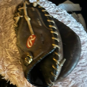 Used  Rawlings 32.5" Catcher's Glove