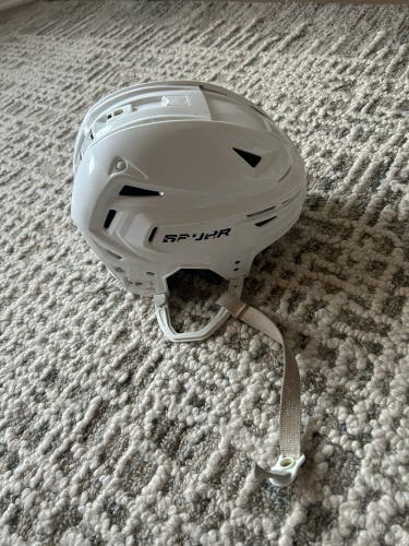Bauer re-Akt 150 white medium helmet