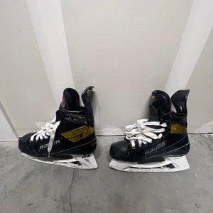 Used Senior Bauer Regular Width 7.5 Supreme UltraSonic Hockey Skates