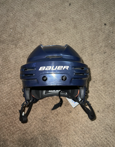 New Medium Bauer Re-Akt 75 Helmet