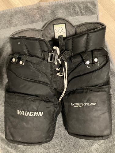 Junior (Medium) Vaughn Ventus SLR Jr Hockey Goalie Pants