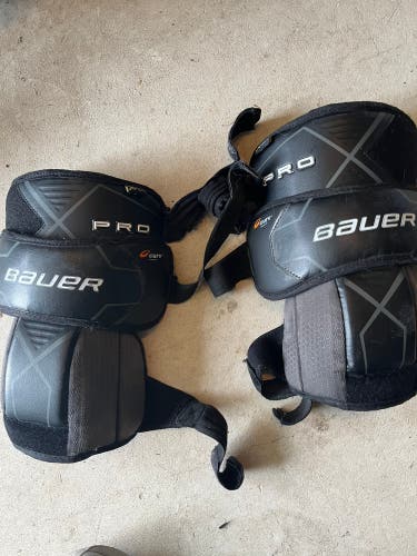 Int Bauer Pro Knee Guards
