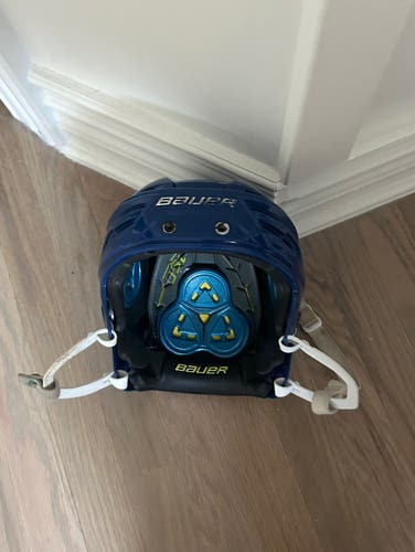 Bauer re-akt 150 adult small blue helmet