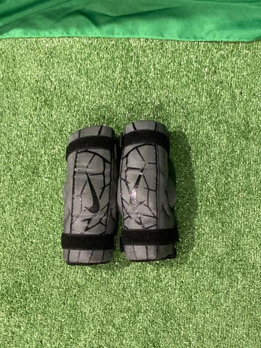 Used Small Youth Nike Vapor LT Arm Pads