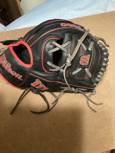 Used Wilson Right Hand Throw A1000 Baseball Glove 11"