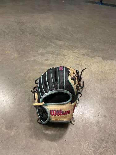 Lightly Used 2023 Infield 11.5" A2000 Baseball Glove And Lightly Used 2020 CF Zen 32/27