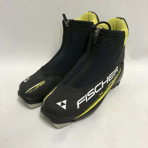 Used Fischer W 06 Jr 04-04.5 Boys' Cross Country Ski Boots