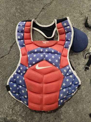 Used Nike 4th of july Catcher's Set