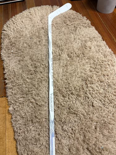 Used Intermediate Bauer Right Handed Mid Pattern Proto-R Hockey Stick