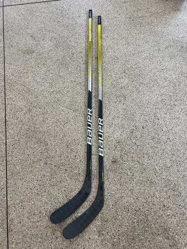 Used Senior Bauer Right Handed Pro Stock Vapor Hyperlite Hockey Stick
