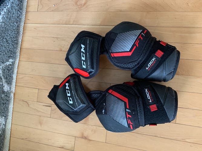 CCM FT1 elbow pads