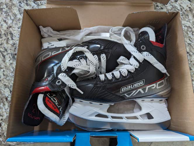 Brand New Intermediate Bauer Vapor 3X Hockey Skates Fit 2 Size 5.5