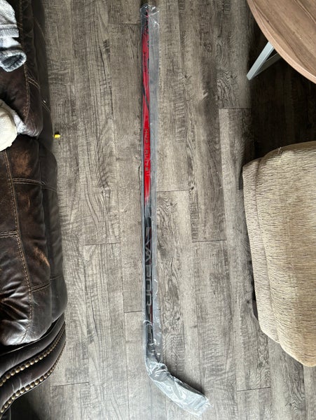 New Senior Bauer Right Handed P92 Pro Stock Vapor Hyperlite 2 Hockey Stick