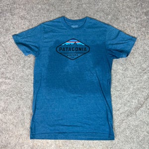 Patagonia Mens Shirt Medium Blue Tee T Spellout Logo Outdoors Casual Hiking ^