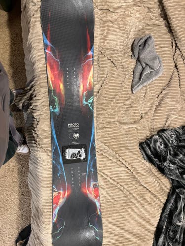 Never Summer Proto Synthesis Snowboard