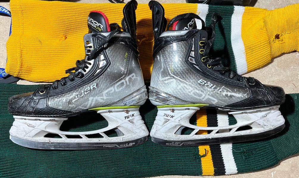 Used Bauer Pro Stock Size 4 Vapor Hyperlite Hockey Skates