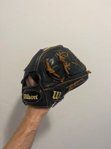 Wilson a2000 b2 11.75 baseball glove