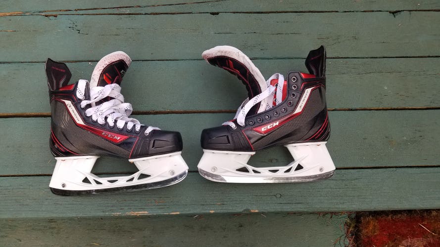 Used Senior CCM Jetspeed (SKJS) Extra Wide Width Size 9.5 Hockey Skates
