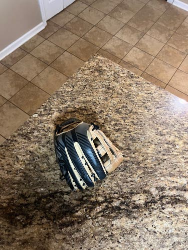 Used 2022 Outfield 12.75" REV1X Baseball Glove