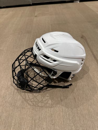 CCM Tacks 710 Helmet White Large (Lightly Used)