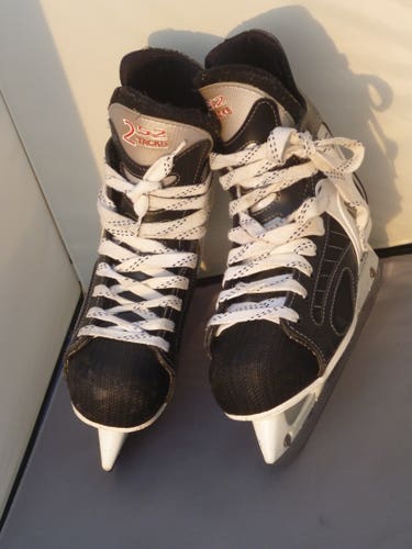 Used Intermediate CCM Tacks 252 Vintage Hockey Skates Regular Width Size 5