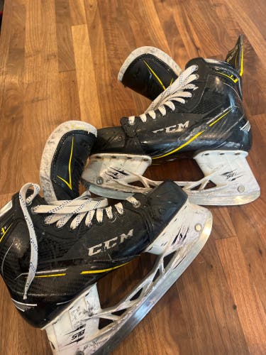 Used Senior CCM Extra Wide Width  9 Super Tacks AS1 Hockey Skates