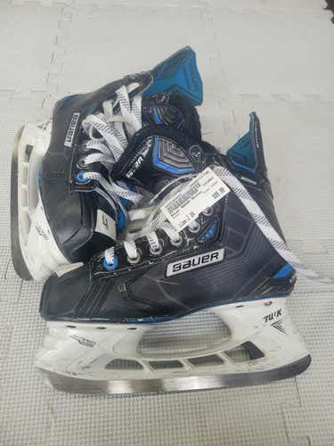 Used Bauer N8000 Junior 04 Ice Hockey Skates