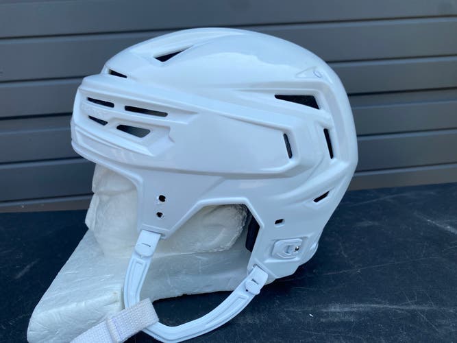 Bauer Re-Akt 150 Pro Stock Hockey Helmet Medium White 8145