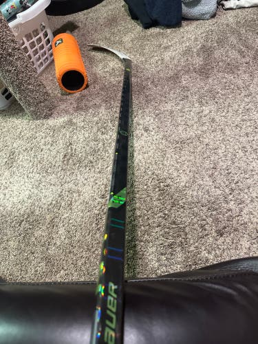 Used Bauer Agent Right Handed P92 Hockey Stick