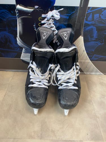 Used Senior Bauer Vapor Hyperlite Hockey Skates (Set 2)