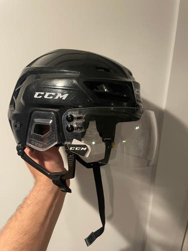 Lightly Used Medium CCM Tacks 710 Helmet With Visor