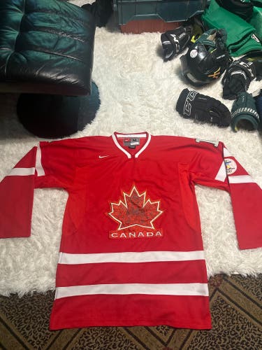 Red Luongo CANADA Medium Nike IIHF PRO STOCK Jersey