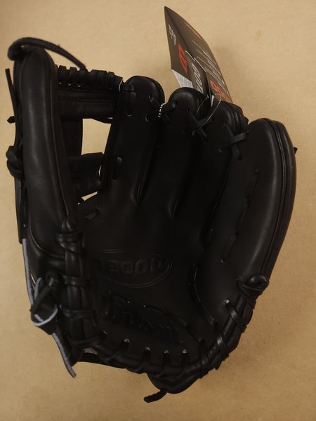 New 2024 Matt McLain Wilson April GOTM Right Hand Throw Infield A2000 Baseball Glove 11.5"