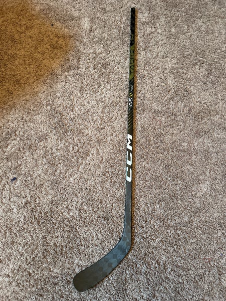Used Intermediate CCM Right Handed P29 Super Tacks AS-V Pro Hockey Stick