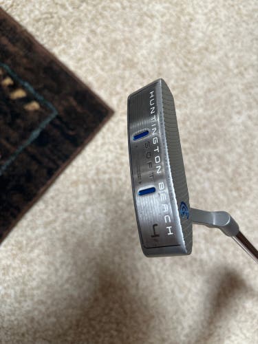 Silver Used Men's Blade Right Handed 35" Huntington Beach Soft 4 Putter
