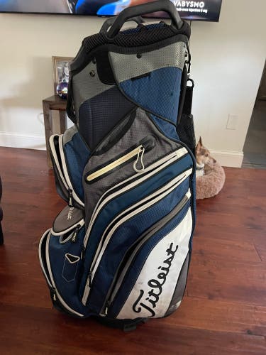 Titleist 12 divided golf bag