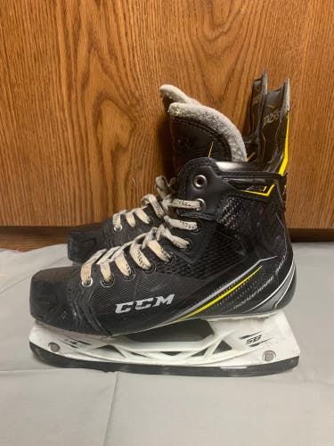 CCM Regular Width  Size 5 Super Tacks AS1 Hockey Skates