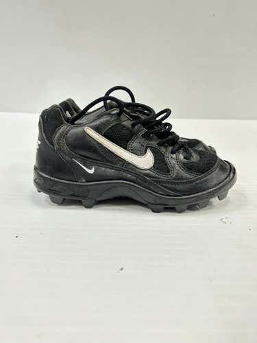 Used Nike Junior 02.5 Baseball And Softball Cleats