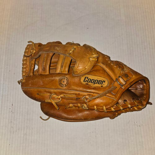 Cooper Used Outfield 608 Baseball Glove 12"
