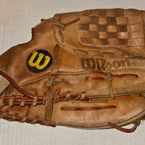 Used Wilson Tom Glavine Signature Model Right Hand Throw Outfield A2654 Baseball Glove 10.5"