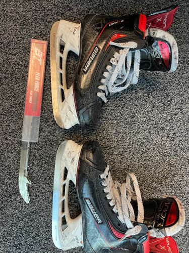 Used Junior Bauer Vapor 3X Pro Hockey Skates Regular Width 6